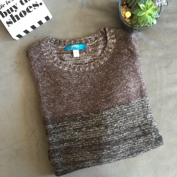 Francesca’s Collection Crew Neck Ombre Sweater – Size Medium - Picture 2 of 6